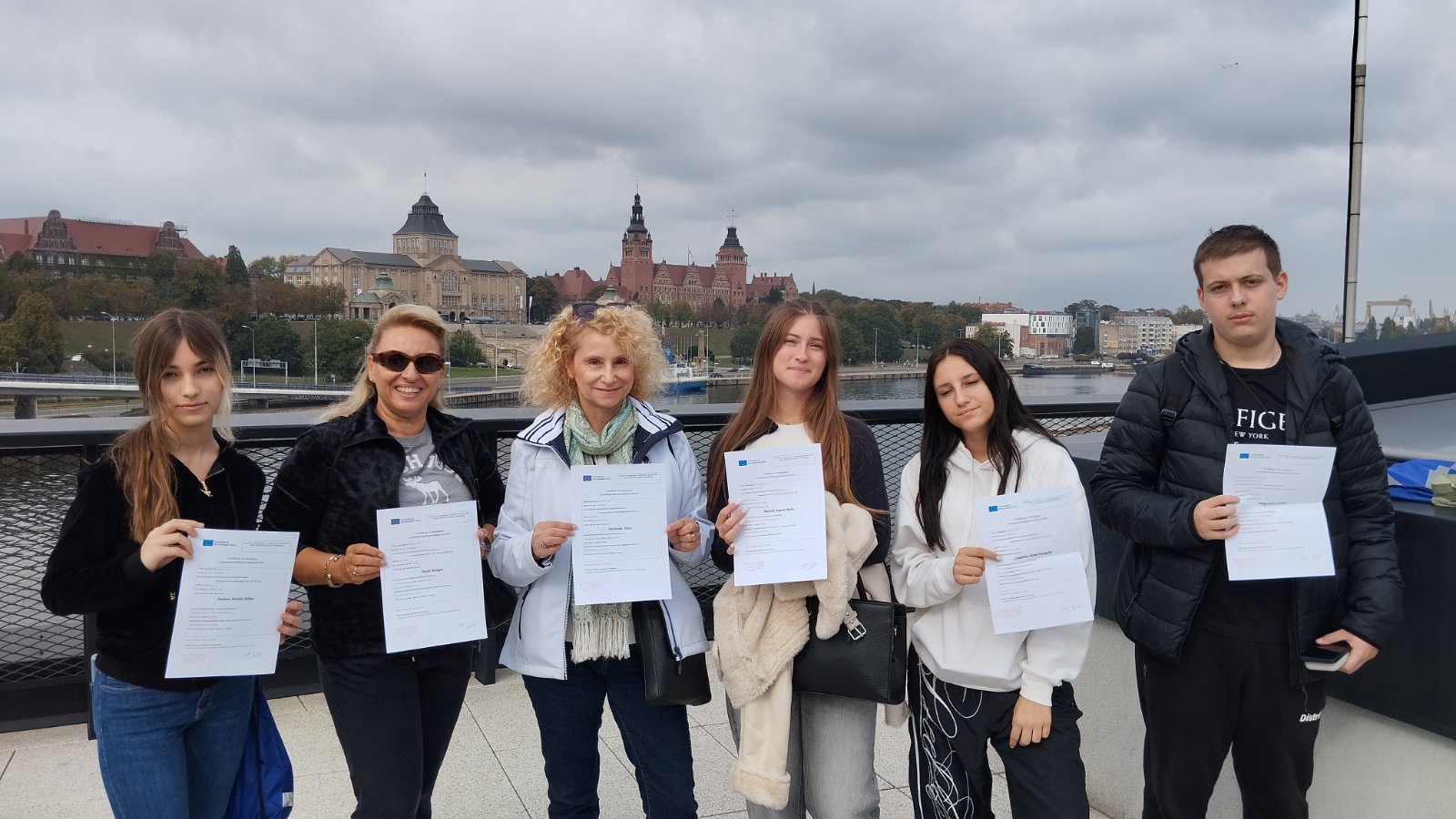 ARTisGReen participants from Greece with their certificates in Szczecin.